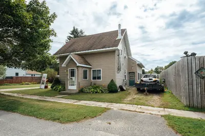 49 Queen Street E, South Bruce Peninsula, On N0h 1p0