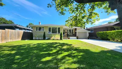 34 DENSGROVE Drive, St. Catharines, ON L2M 3M2