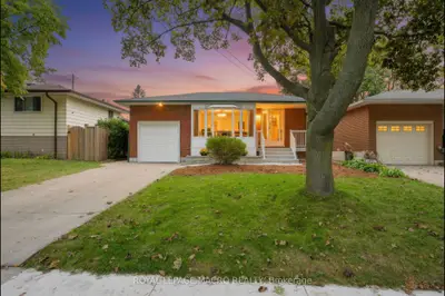 15 Clearwater Drive, Hamilton, On L9c 2k1