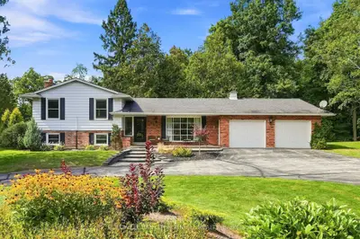 547 Concession 11 E, Hamilton, On L8b 1h9