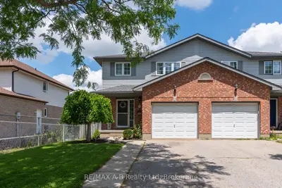 108 Walsh Crescent, Stratford, On N5a 7x7