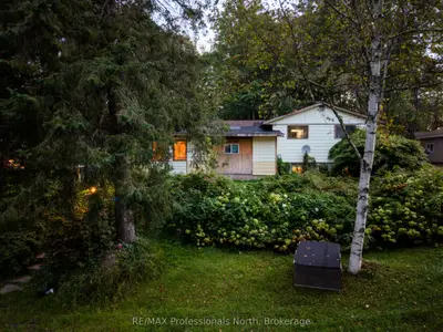 42 Morgans Road, Huntsville, On P1h 1a2