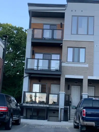 25 Isherwood Avenue E 13, Cambridge, On N1r 0e2