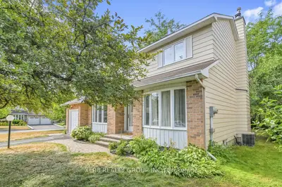 12 John Sidney Crescent, Stittsville - Munster - Richmond, On K2s 1j7