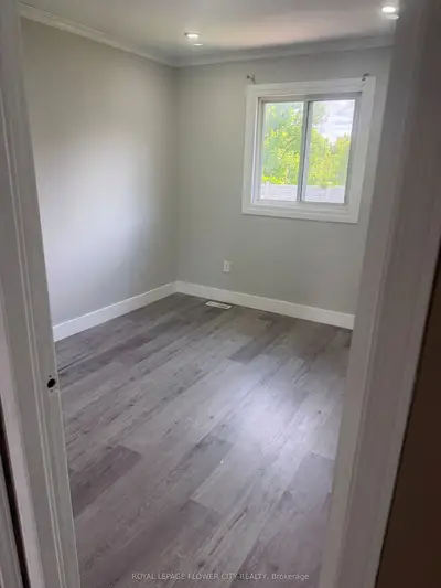 252 SIMPSON Crescent, London East, ON N5V 5E1