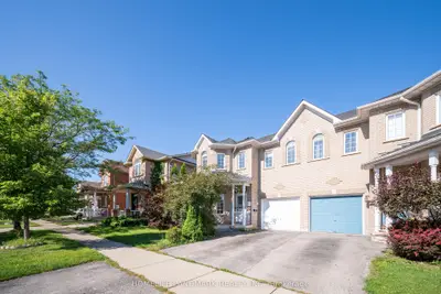 33 Titan Drive, Hamilton, On L8e 5z9