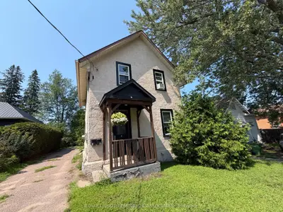 346 TRAFALGAR Road, Pembroke, ON K8A 5A9