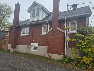 171 Fifth Avenue W, North Bay, On P1b 3n4