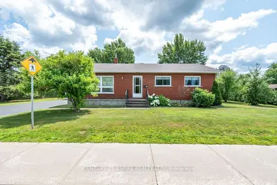 13 Herman Street, Petawawa, On K8h 1w1