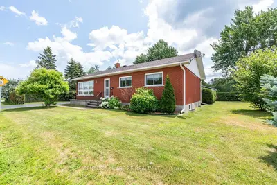13 Herman Street, Petawawa, On K8h 1w1