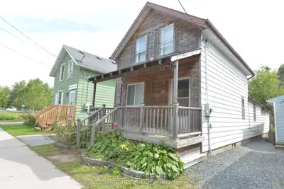 713 Chamberlain Street, Peterborough, On K9j 4m2