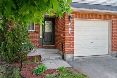 5953 Pineglade Crescent, Orleans - Convent Glen And Area, On K1w 1g9