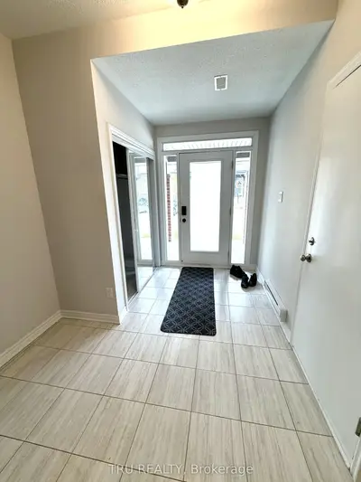 805 Kiniw Private, Manor Park - Cardinal Glen And Area, On K1k 4z4