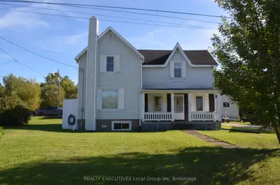 93 Bay Street, Callander, On P0h 1h0