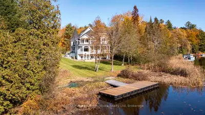 14-16 Knowles Crescent, Seguin, On P0c 1j0