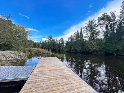 14-16 Knowles Crescent, Seguin, On P0c 1j0