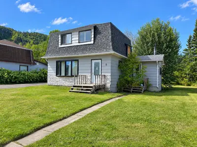 5 Steele Avenue, Red Rock, On P0t 2p0