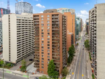 475 Laurier Avenue W 2001, Ottawa Centre, On K1r 7x1