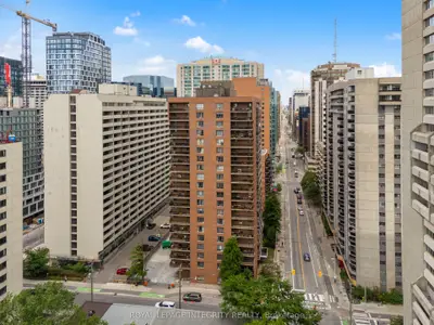 475 Laurier Avenue W 2001, Ottawa Centre, On K1r 7x1