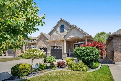 12 Silverwood Avenue, Welland, On L3c 0b7