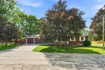 687 Lundy's Lane, Peterborough, On K9j 4j9