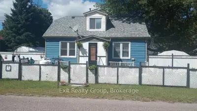 33 Glastonbury Road, Addington Highlands, On K0h 2g0