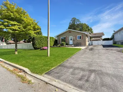 1888 Belvedere Crescent, Cornwall, On K6h 7c7