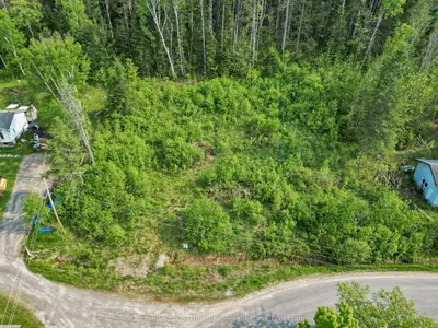219 Doe Lake Road, Armour, On P0a 1l0