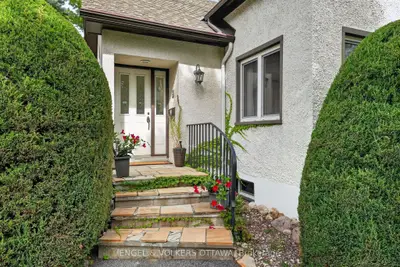2101 Alta Vista Drive, Alta Vista And Area, On K1h 7l6