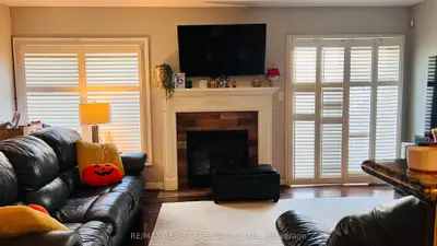 12 MCKIBBON Avenue, Hamilton, ON L0R 1P0