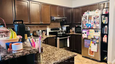 12 MCKIBBON Avenue, Hamilton, ON L0R 1P0