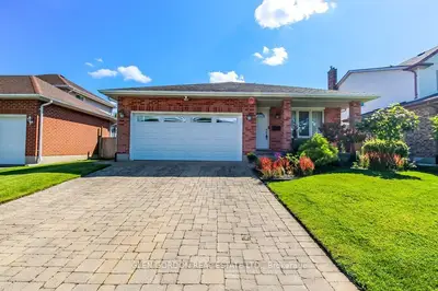 83 Martinet Avenue, London East, On N5v 4b7