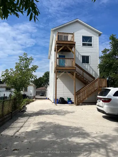 2 Patricia Street 3, Thorold, On L2v 3v7