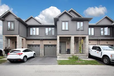 377 Glancaster Road 71, Hamilton, On L9g 0g4