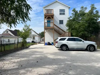 2 Patricia Street 2, Thorold, On L2v 3v7