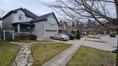 172 Lena Crescent 2, Cambridge, On N1r 8p6