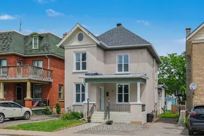 16 Glen Avenue, Smiths Falls, On K7a 1s2