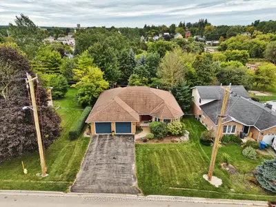 21 QUEEN Street, Mapleton, ON N0G 1P0