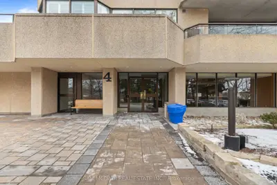4 Willow Street 807, Waterloo, On N2j 1v5