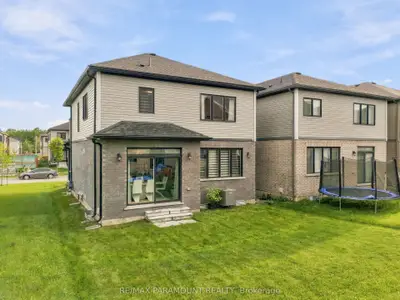 110 Sunflower Crescent, Thorold, On L3b 0e9