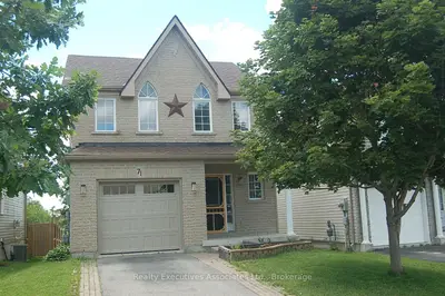 71 Truax Street, Kawartha Lakes, On K9v 0e3