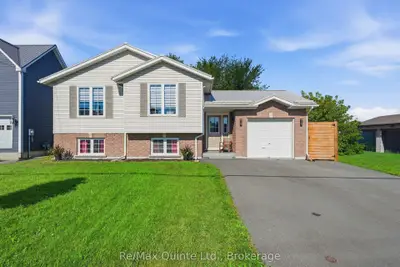 111 CANNIFTON Road N, Belleville, ON K0K 1K0