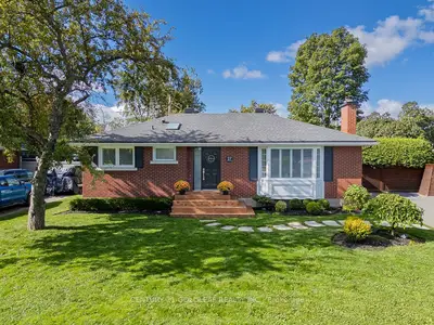 27 Roundhay Drive, South Of Baseline To Knoxdale, On K2g 1b6
