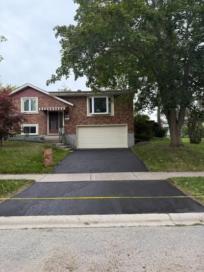 410 Lakeview Drive, Waterloo, On N2l 4z6