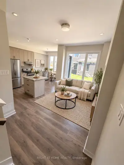 23 Sintaluta Walk, Stittsville - Munster - Richmond, On K0a 2z0