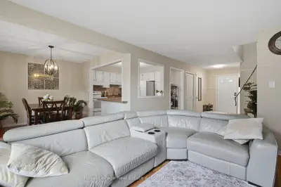 1693 ATTAWANDARON Road, London North, ON N6G 3M7