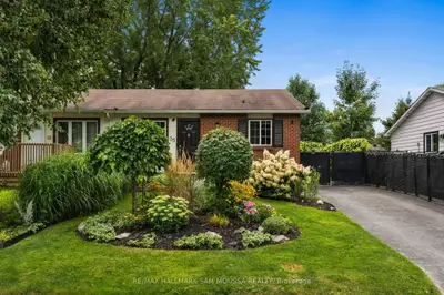 35 Ballantrae Way, Kanata, On K2l 1n3