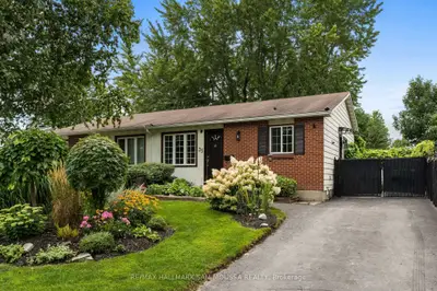35 Ballantrae Way, Kanata, On K2l 1n3