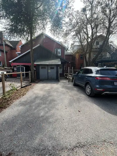 210 Mcdonnel Street, Peterborough, On K9h 2v9