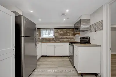 139 Carillon Street 1, Vanier And Kingsview Park, On K1l 5y4